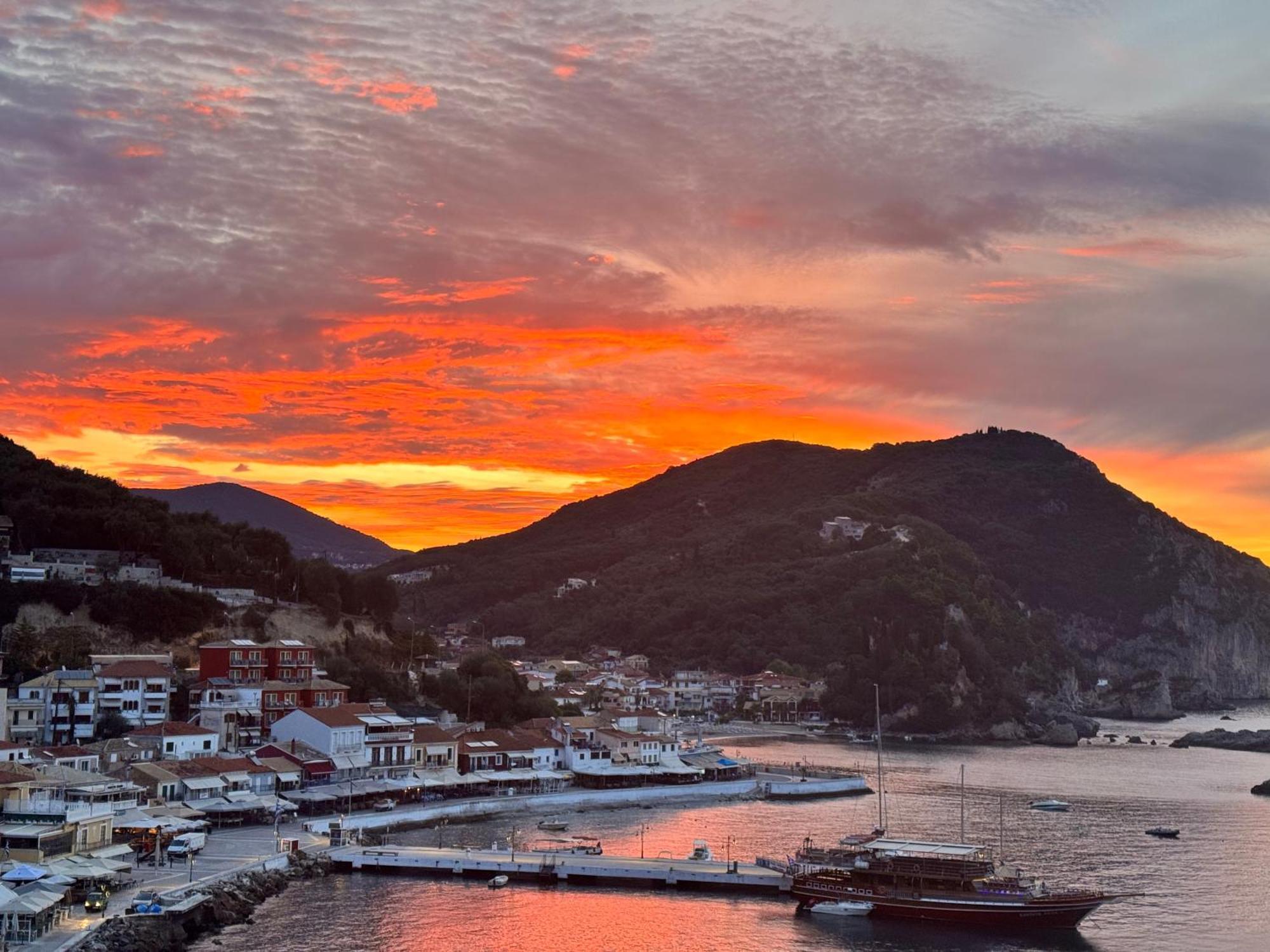 Hotel Sunrise House Parga Exterior foto